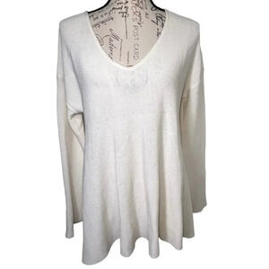 Very J, size M, Linen Angora blend ruffle bodice Deep V Bell long sleeve tunic ￼